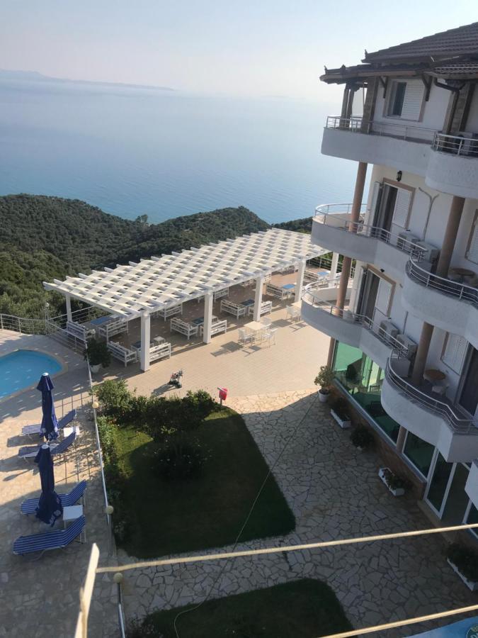 Hotel Vila Kafe Lukovë Exterior foto