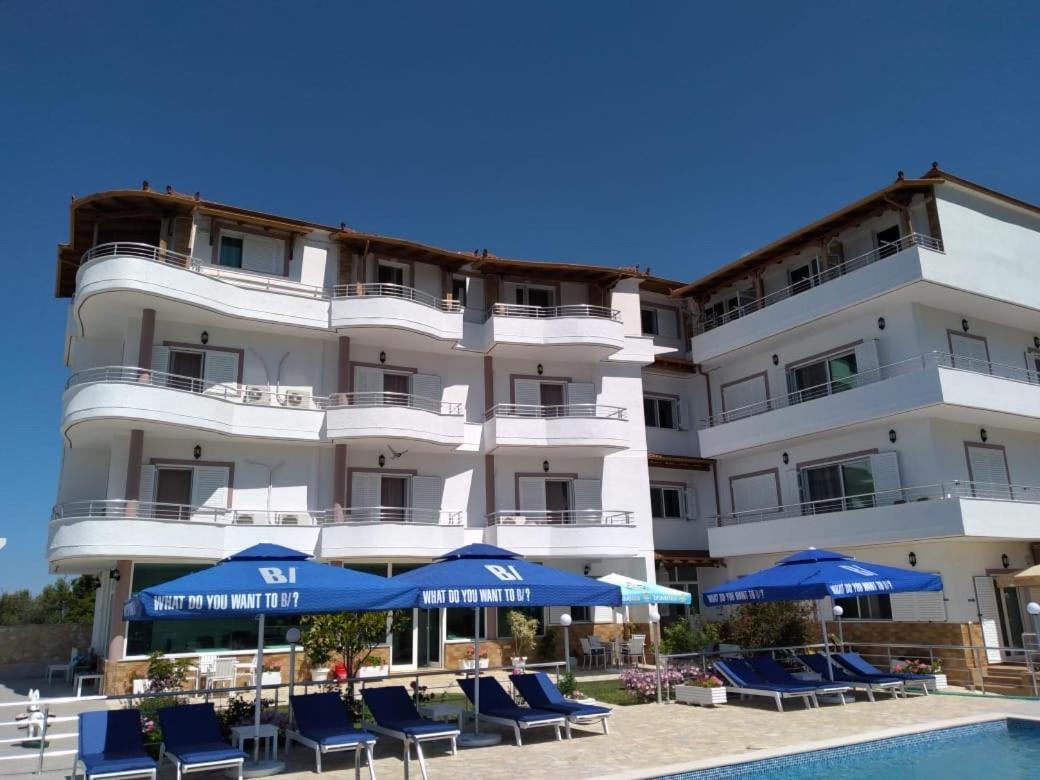 Hotel Vila Kafe Lukovë Exterior foto