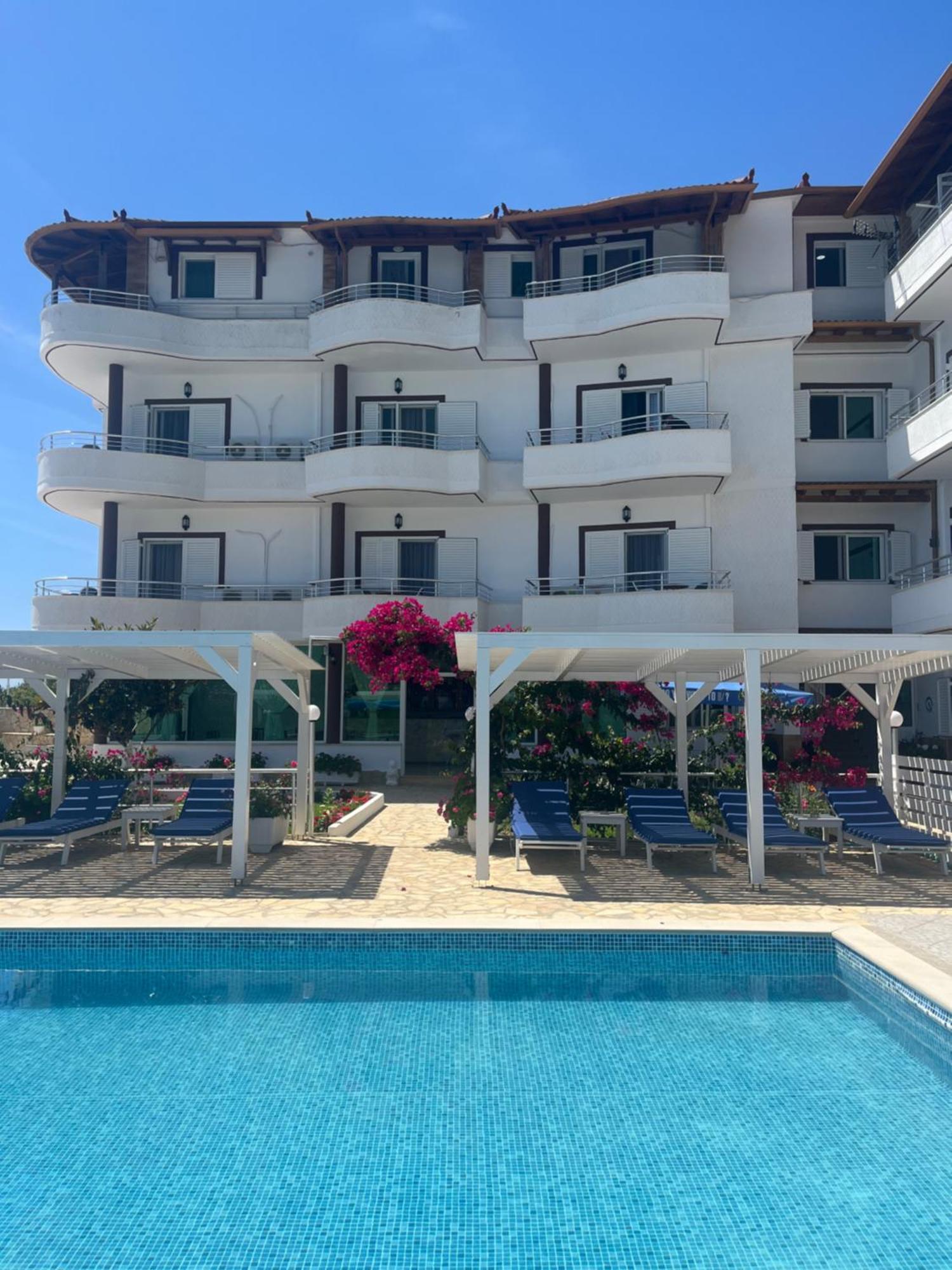 Hotel Vila Kafe Lukovë Exterior foto