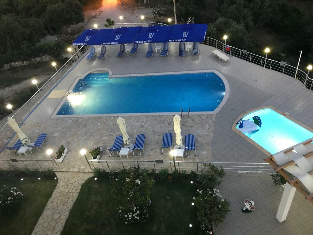 Hotel Vila Kafe Lukovë Exterior foto
